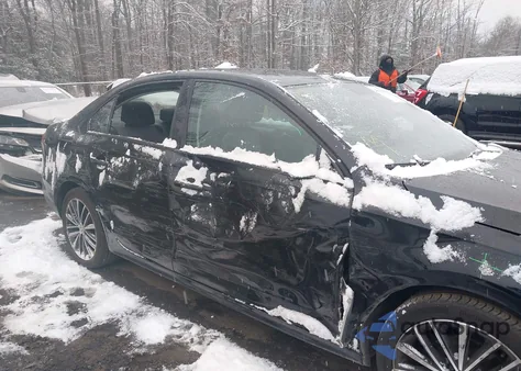 2018 Volkswagen Jetta 1.4T S z USA, uszkodzony, nr VIN 3VW2B7AJ5JM263907